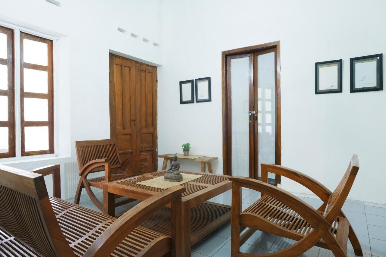 Готель Oyo 287 Rumah Eyang Near Rsud Kota Джок'якарта Екстер'єр фото