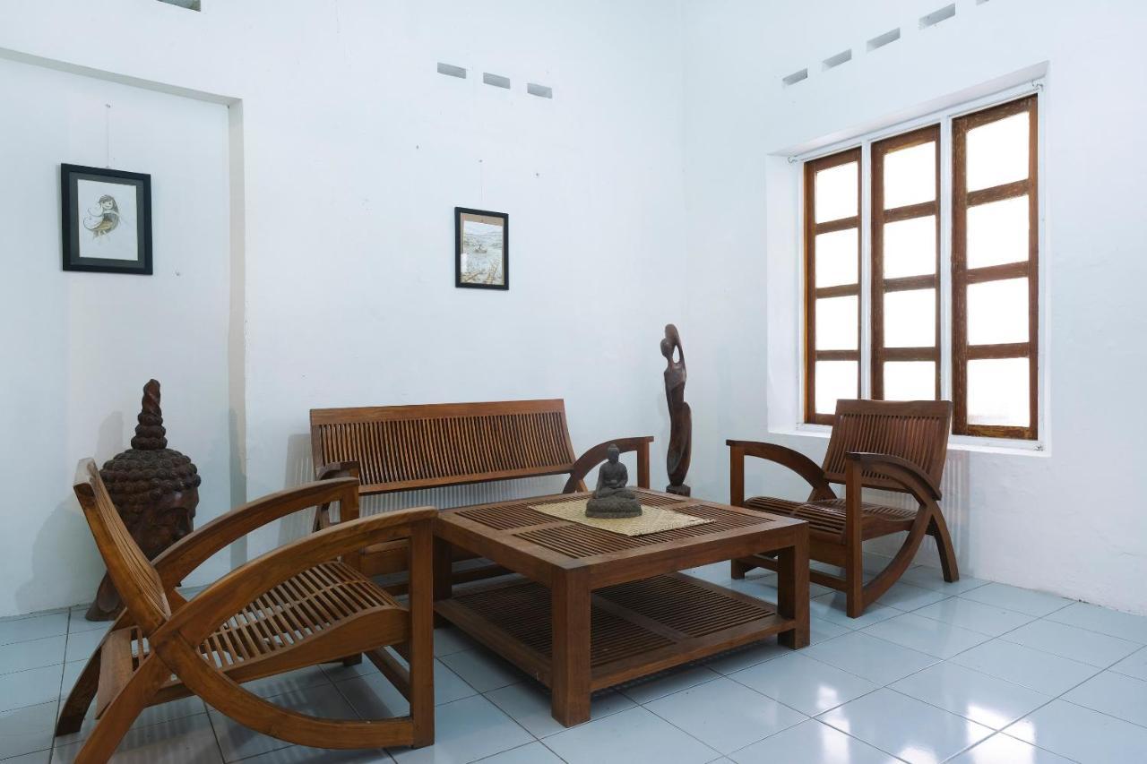 Готель Oyo 287 Rumah Eyang Near Rsud Kota Джок'якарта Екстер'єр фото