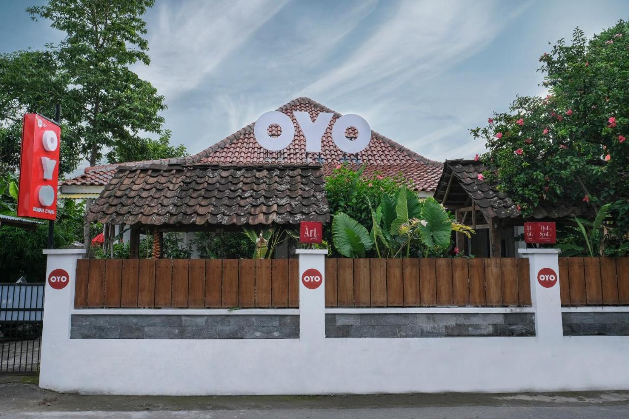 Готель Oyo 287 Rumah Eyang Near Rsud Kota Джок'якарта Екстер'єр фото